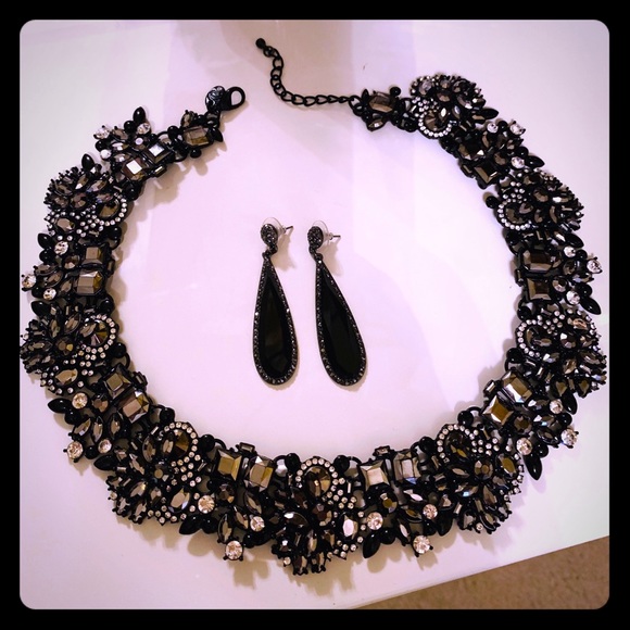 Other - Beautiful earrings and necklace - very elegant 😍